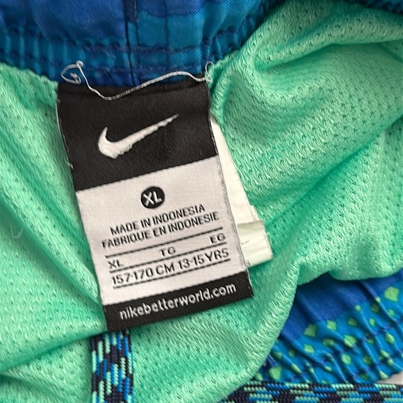 Nike multicolor stripe breaker mesh lined 8” volley swim shorts - Picture 3 of 11